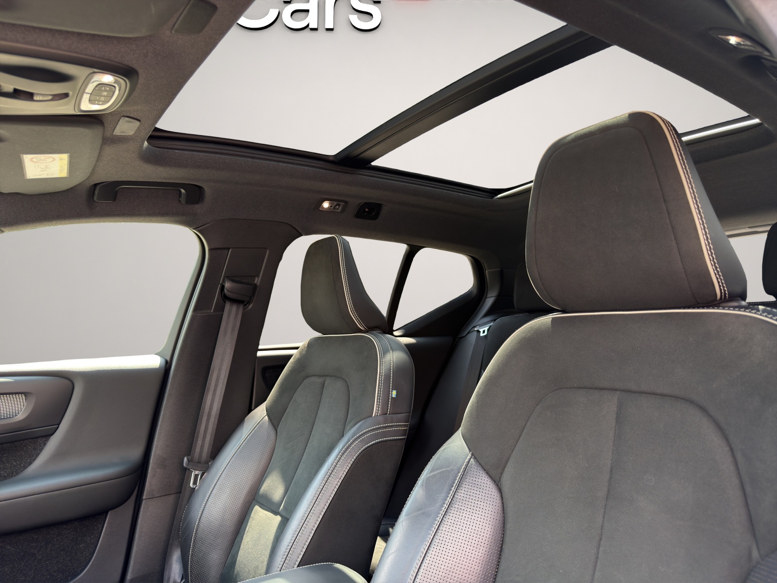 VOLVO XC40 2.0 T4 R-Design AWD-image-13