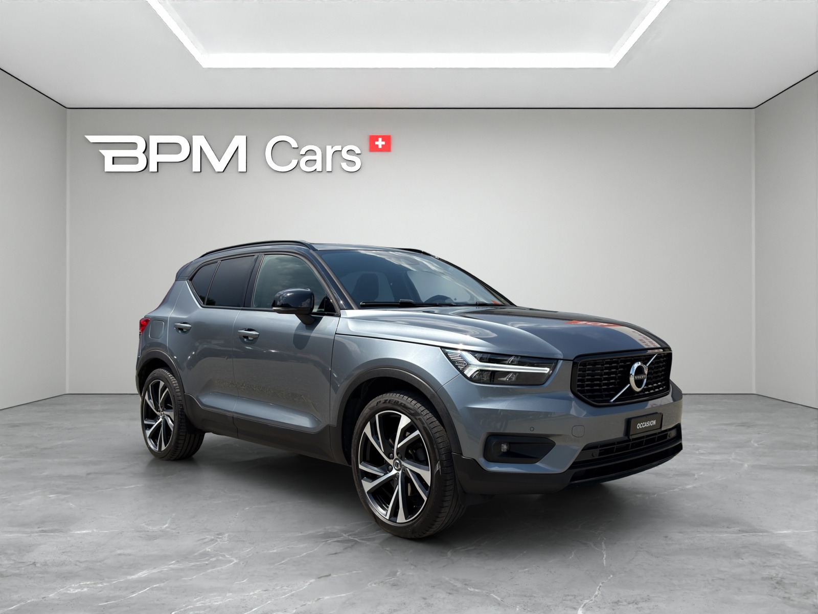 VOLVO XC40 2.0 T4 R-Design AWD-image-4