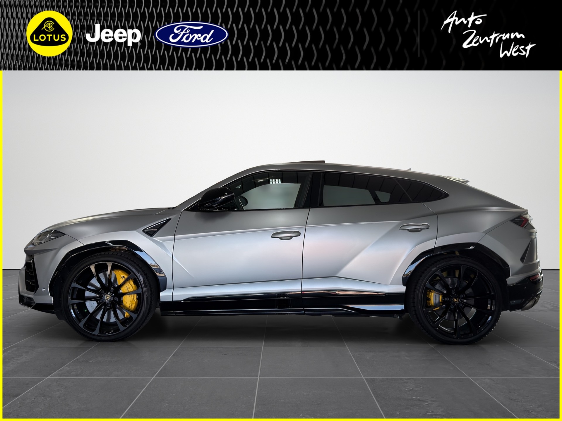 LAMBORGHINI Urus-image-1