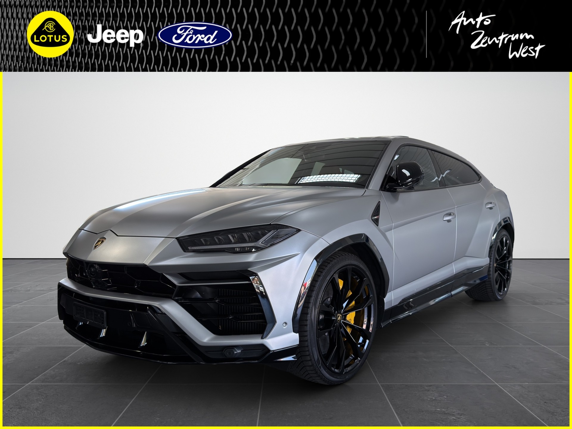 LAMBORGHINI Urus-image-0