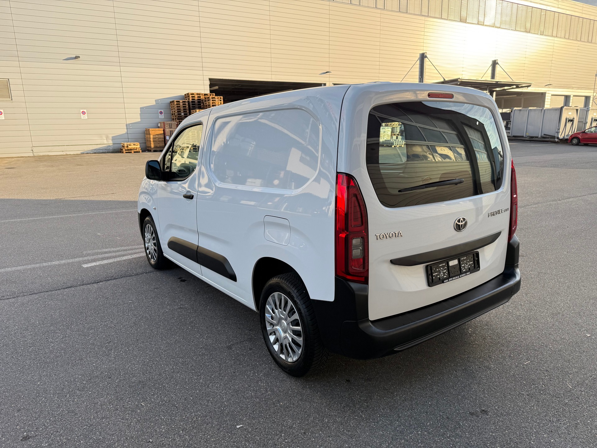 TOYOTA Proace City Van 1.2 Profi Medium-image-5