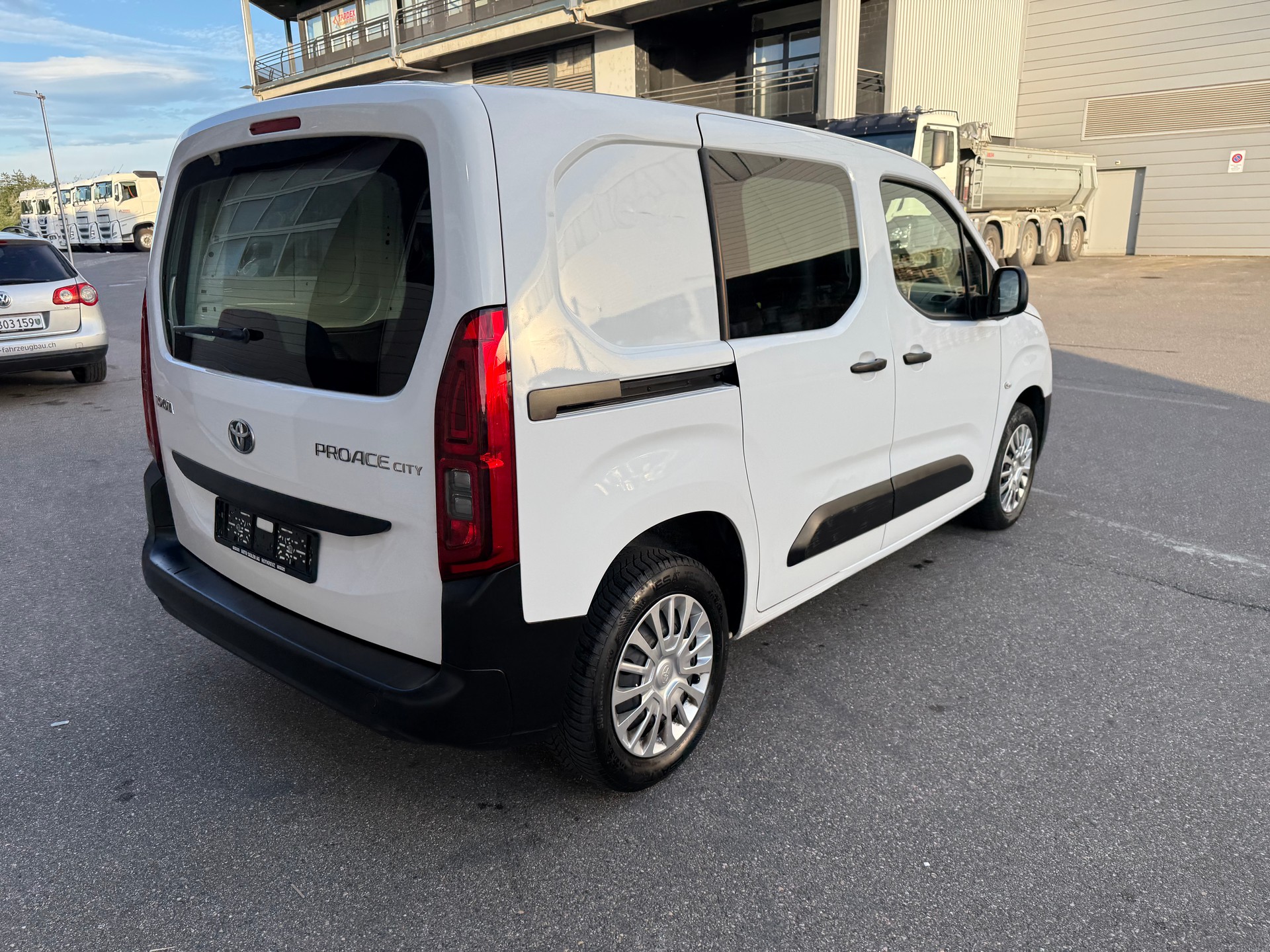 TOYOTA Proace City Van 1.2 Profi Medium-image-6