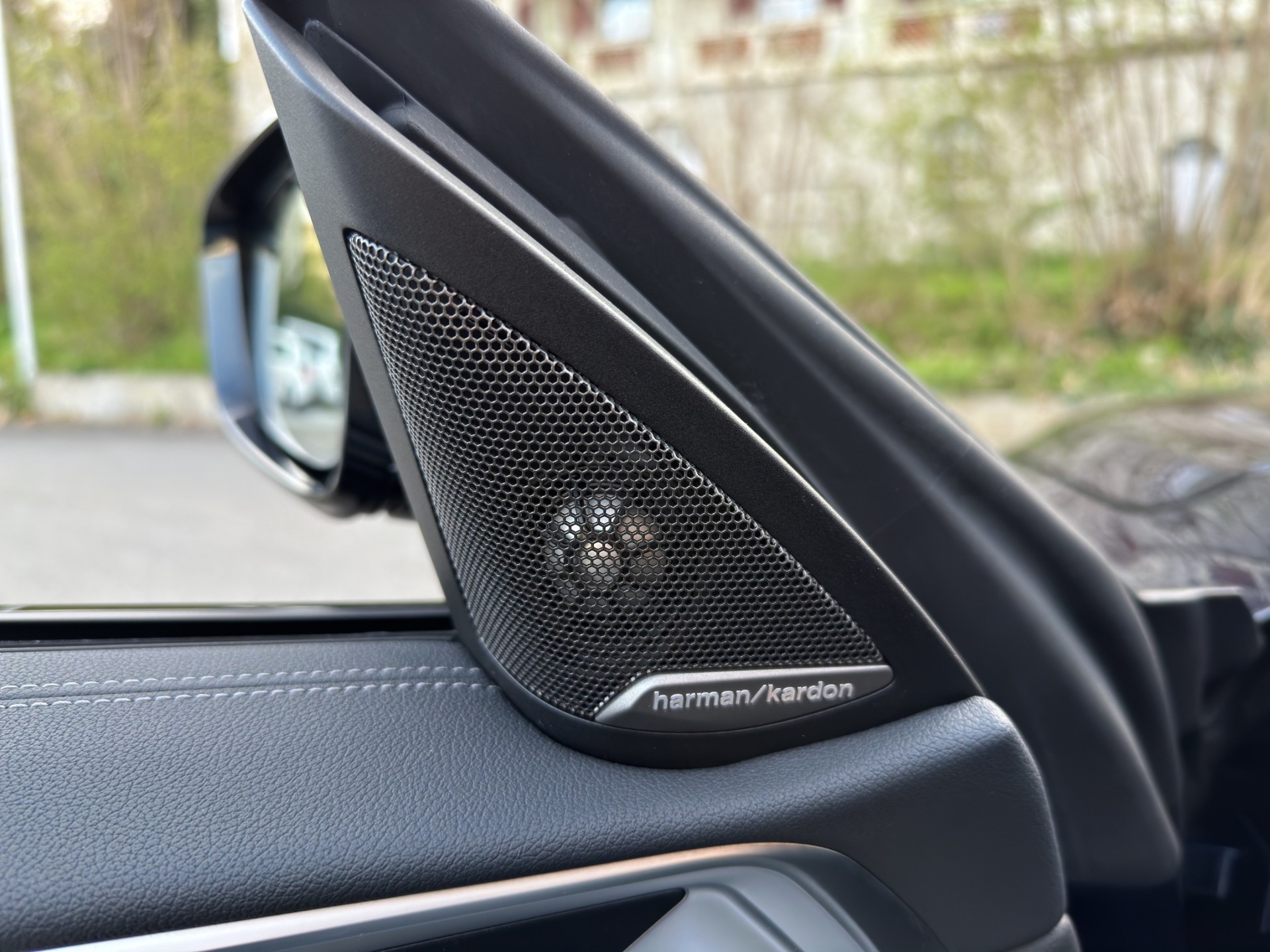 BMW M440i xDrive 48V Cabrio INDIVIDUAL 4x4 CURVED DISPLAY-image-21