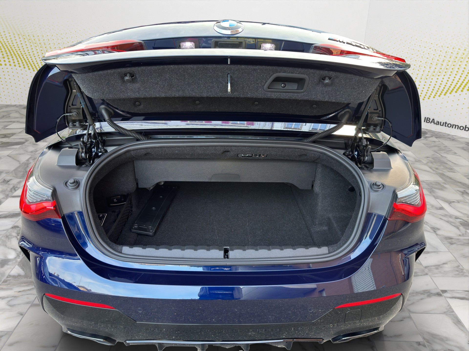 BMW M440i xDrive 48V Cabrio INDIVIDUAL 4x4 CURVED DISPLAY-image-9