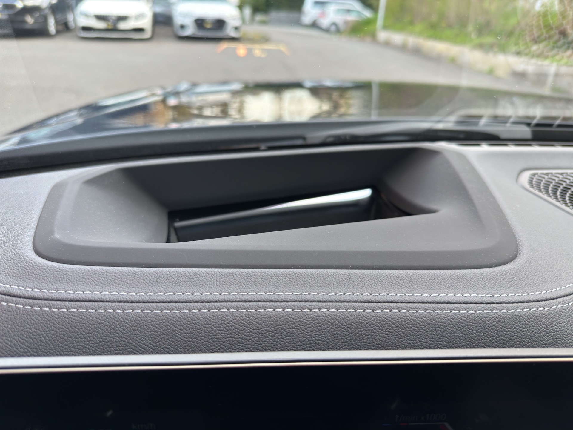 BMW M440i xDrive 48V Cabrio INDIVIDUAL 4x4 CURVED DISPLAY-image-15