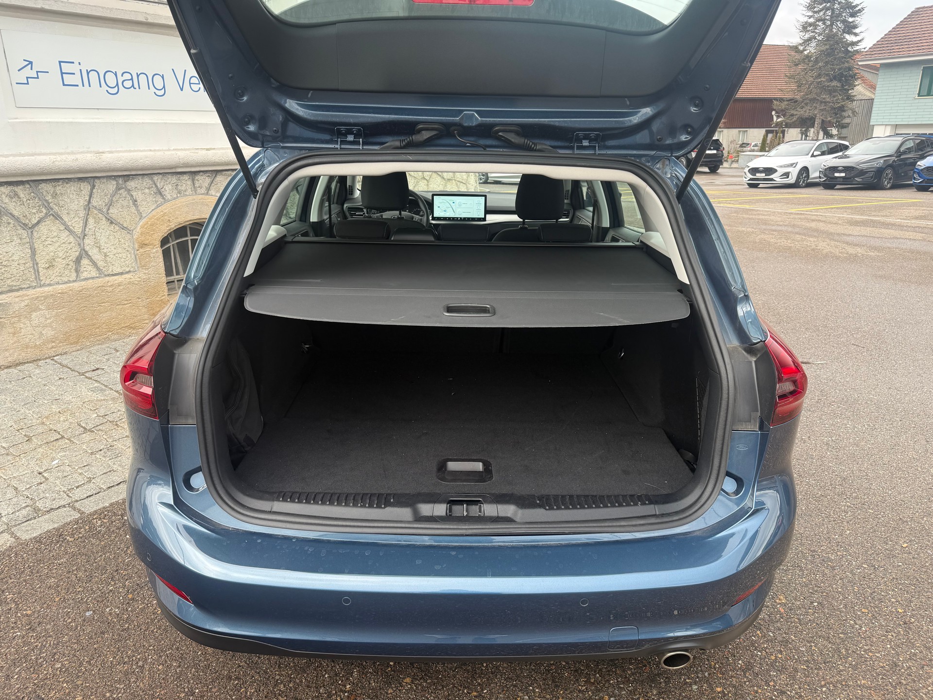 FORD Focus Station Wagon 1.0i EcoB Hybrid 155 Titanium-image-4