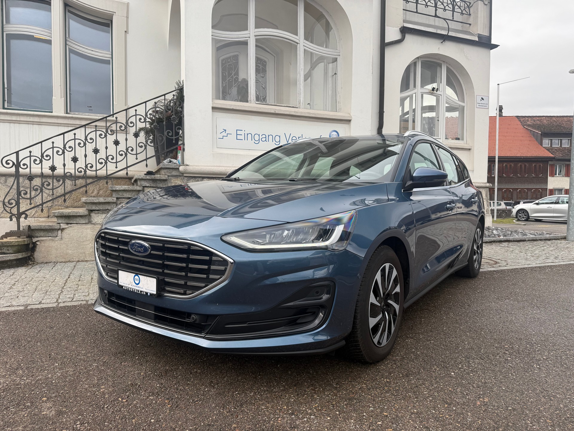 FORD Focus Station Wagon 1.0i EcoB Hybrid 155 Titanium-image-1