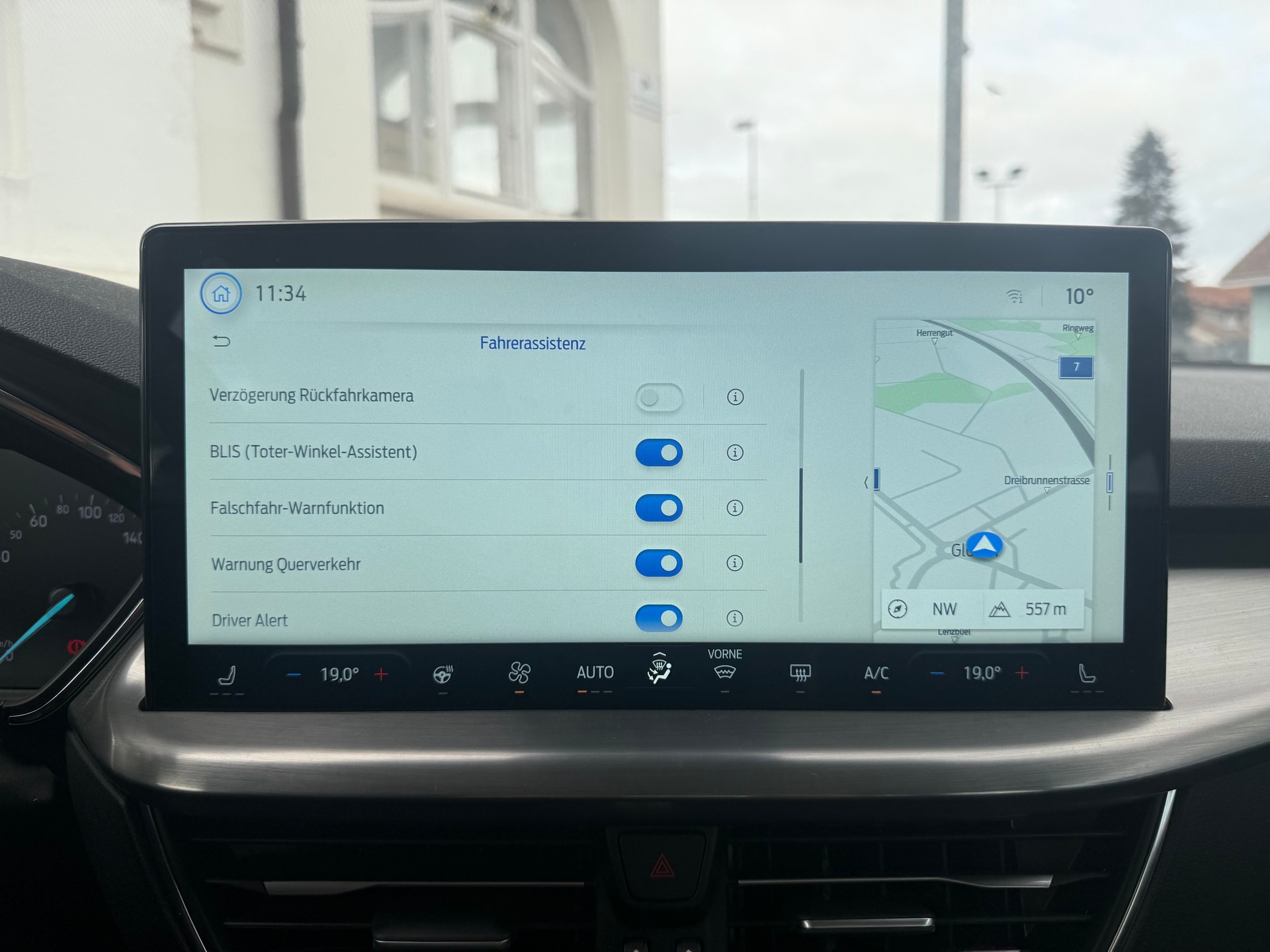 FORD Focus Station Wagon 1.0i EcoB Hybrid 155 Titanium-image-15