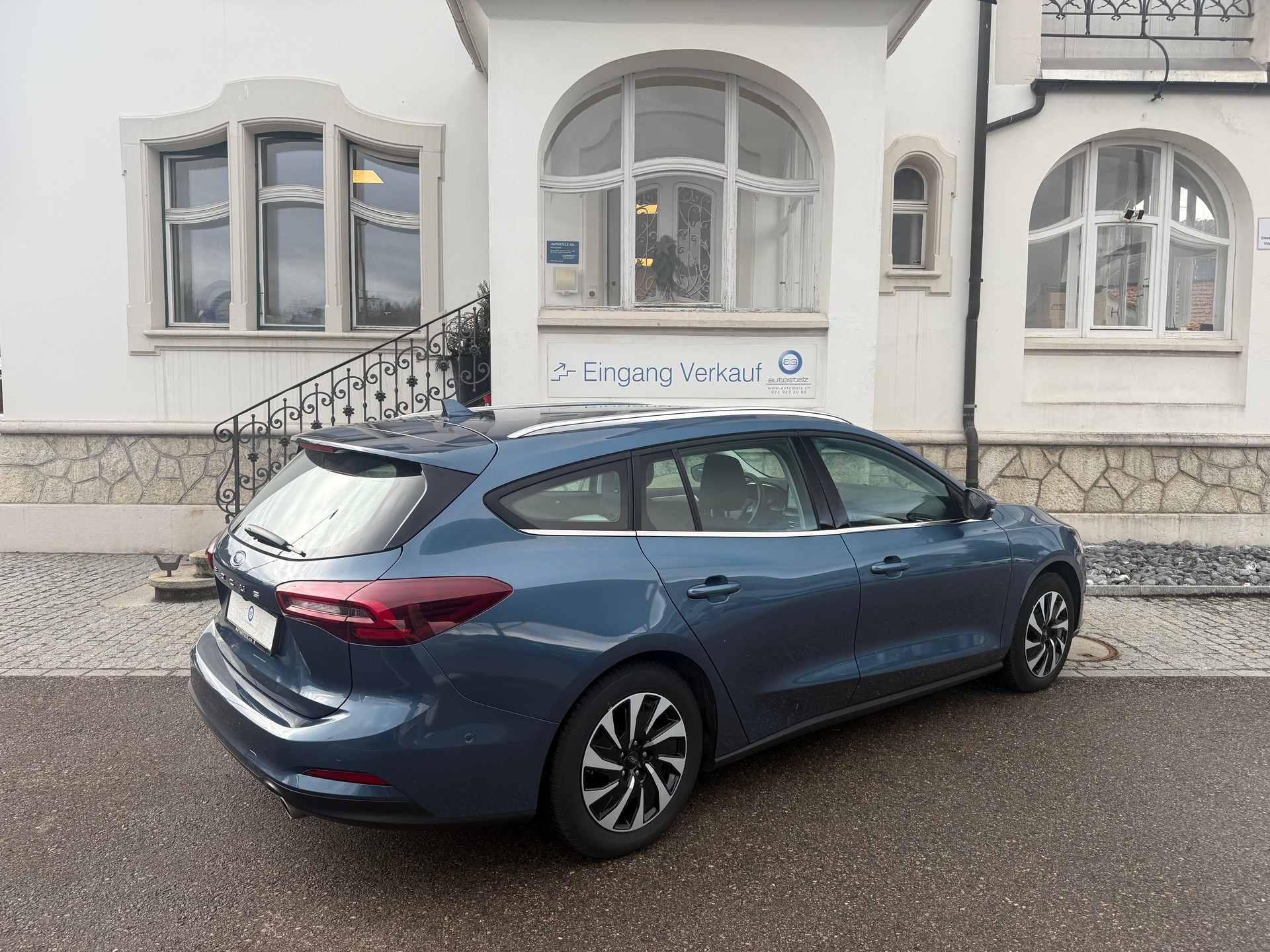 FORD Focus Station Wagon 1.0i EcoB Hybrid 155 Titanium-image-3