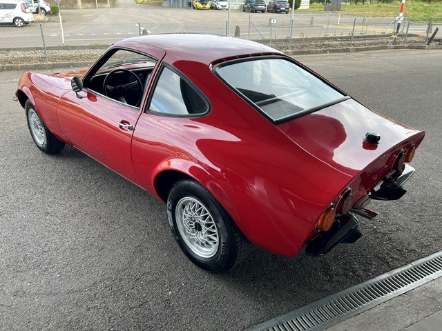 OPEL GT-image-6