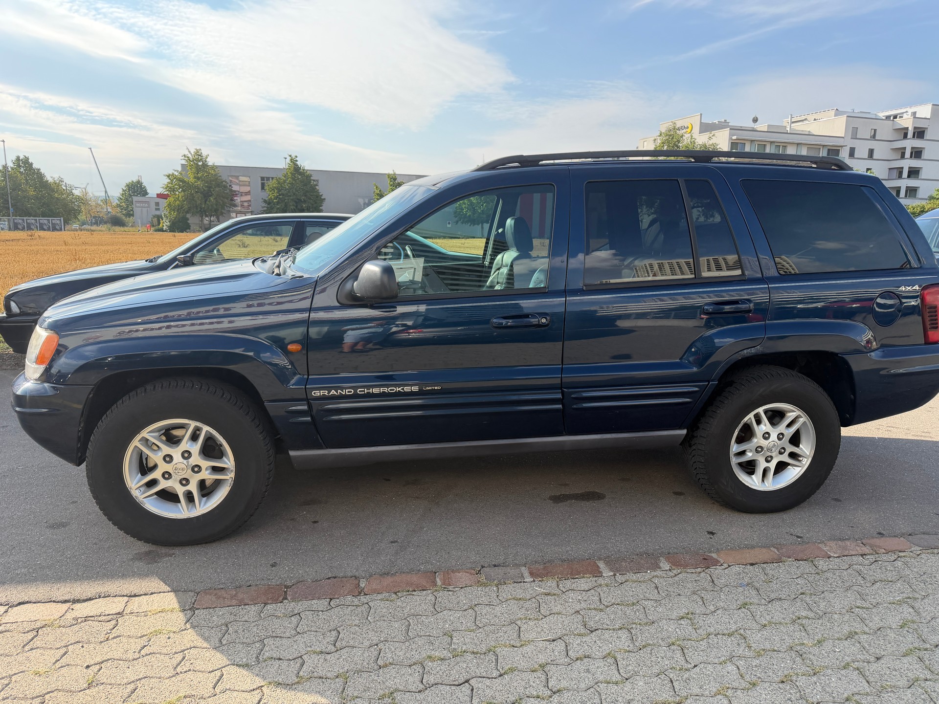 JEEP Grand Cherokee 4.7Limited Automatic-showroom-element-3