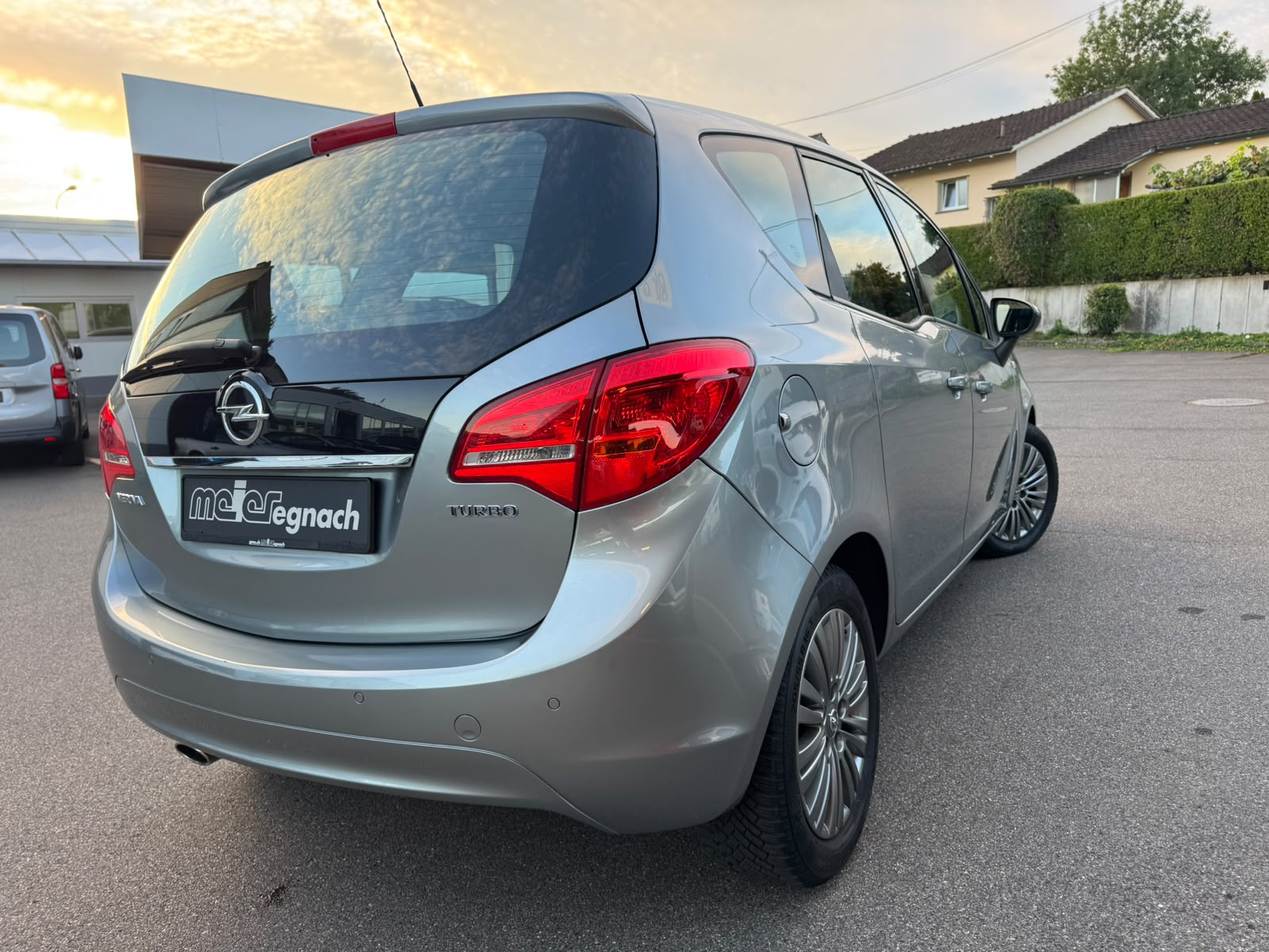 OPEL Meriva 1.4 Turbo Active Edition-image-10