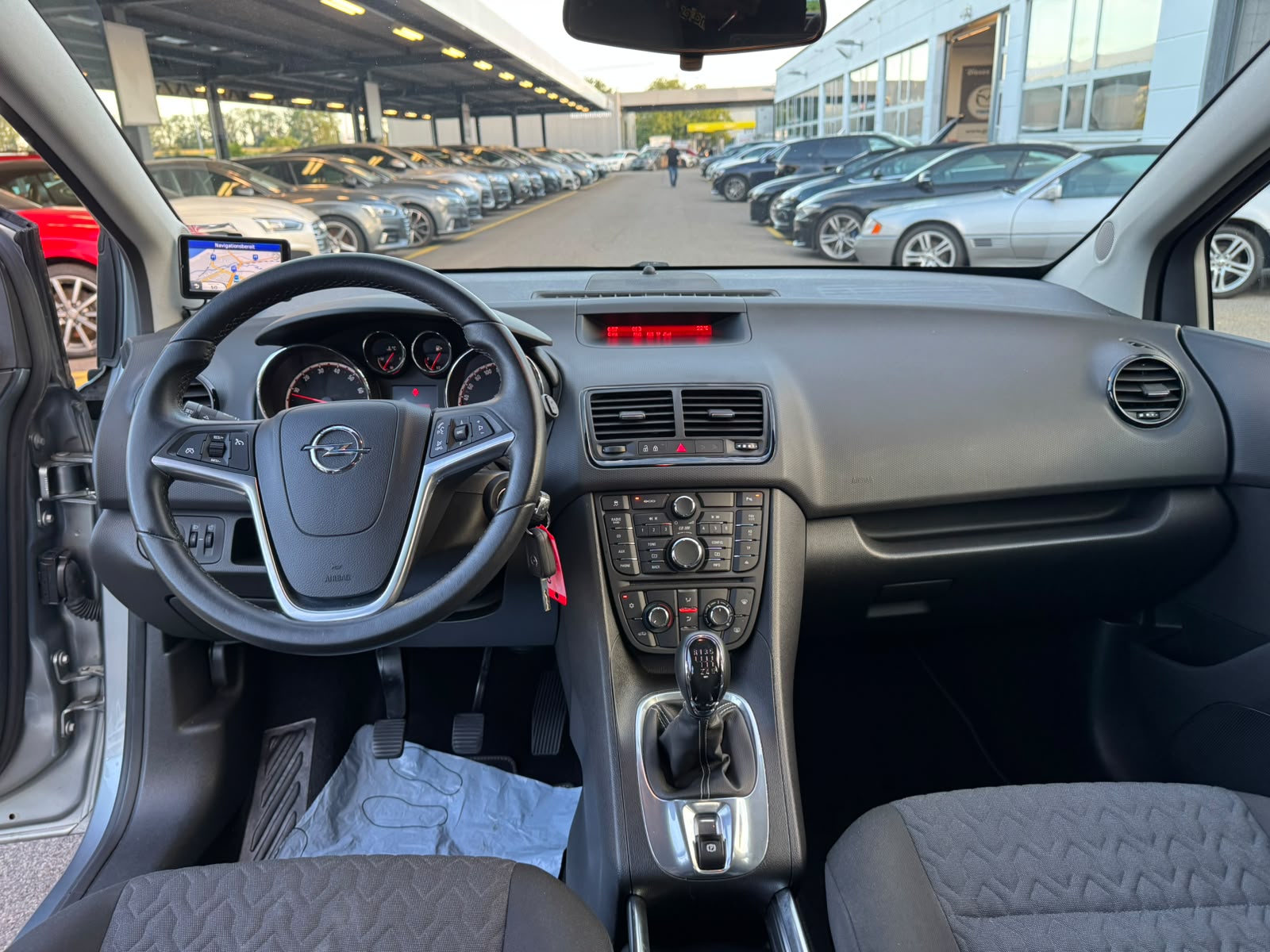 OPEL Meriva 1.4 Turbo Active Edition-image-11
