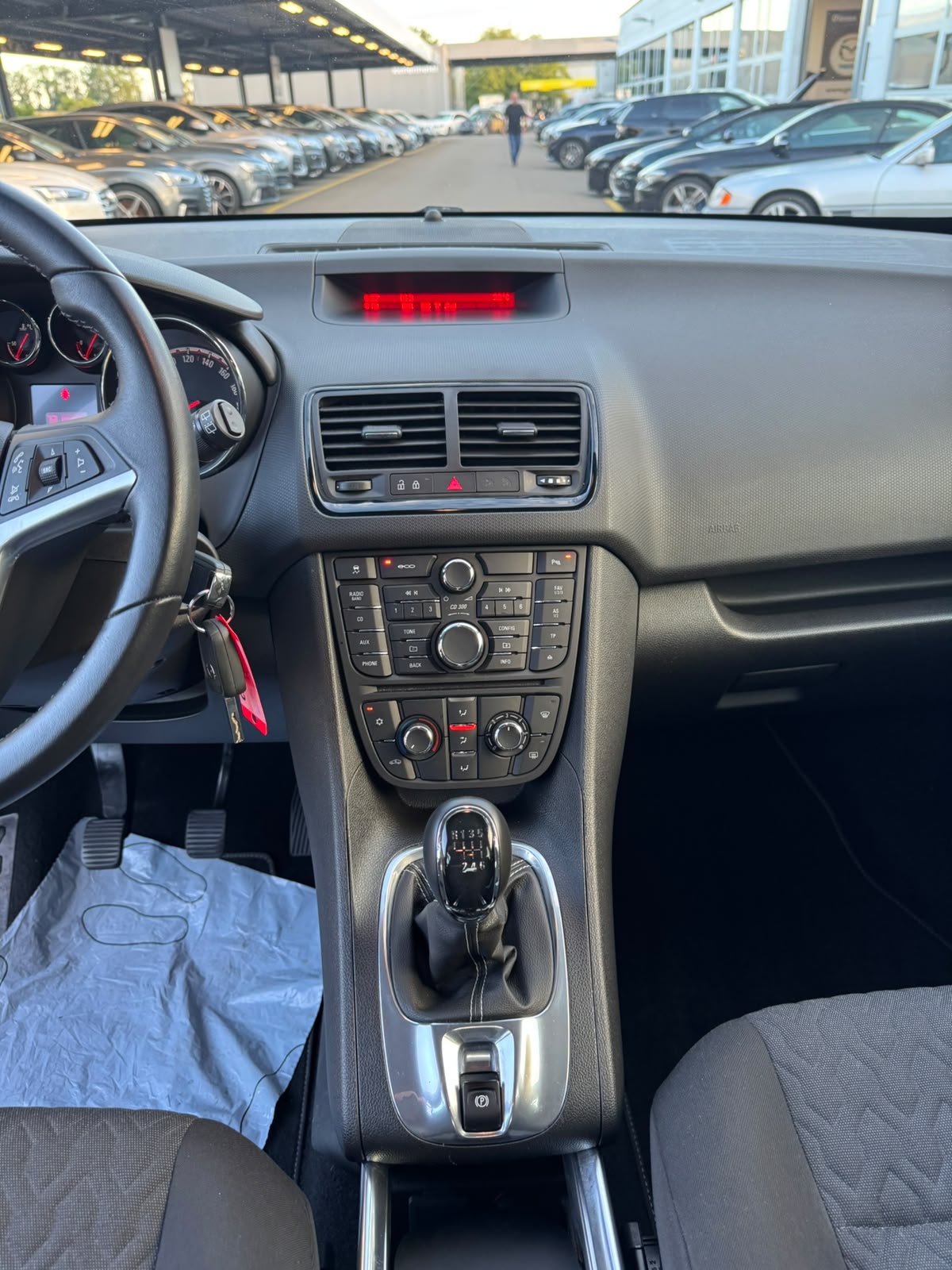OPEL Meriva 1.4 Turbo Active Edition-image-13