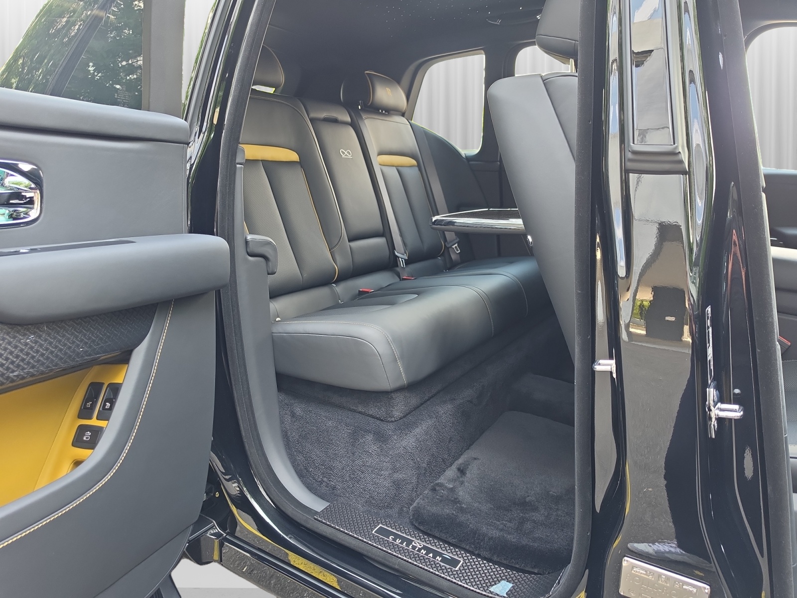 ROLLS-ROYCE Cullinan Serie II - Black Badge - Neuwagen-image-14