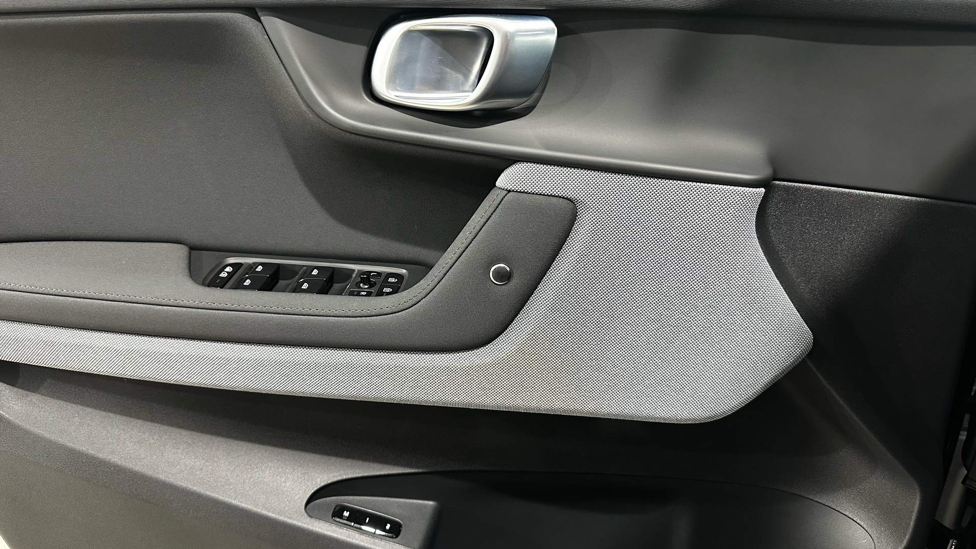 POLESTAR 2 Standard Range Single Motor-image-11