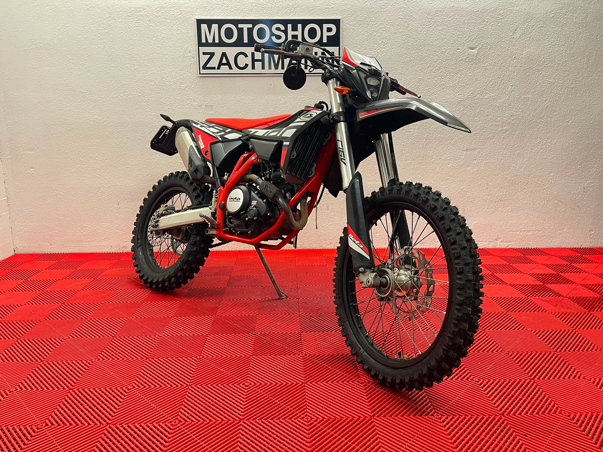 BETA RR 125-4T LC Enduro-showroom-element-2