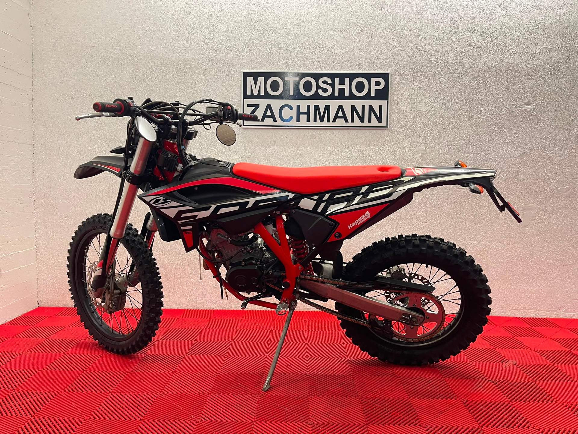 BETA RR 125-4T LC Enduro-showroom-element-3