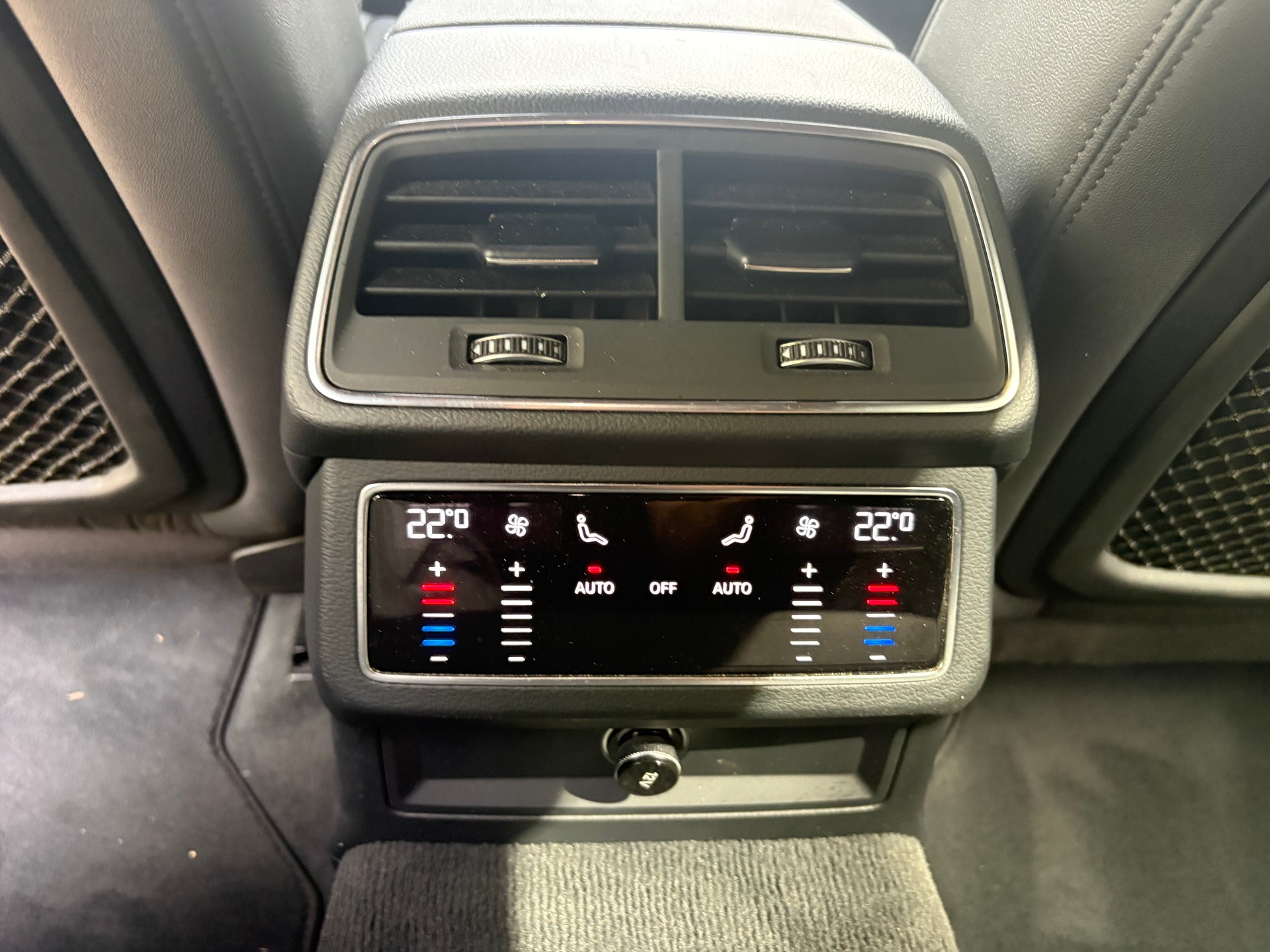 AUDI A6 allroad 50 TDI quattro tiptronic-image-11