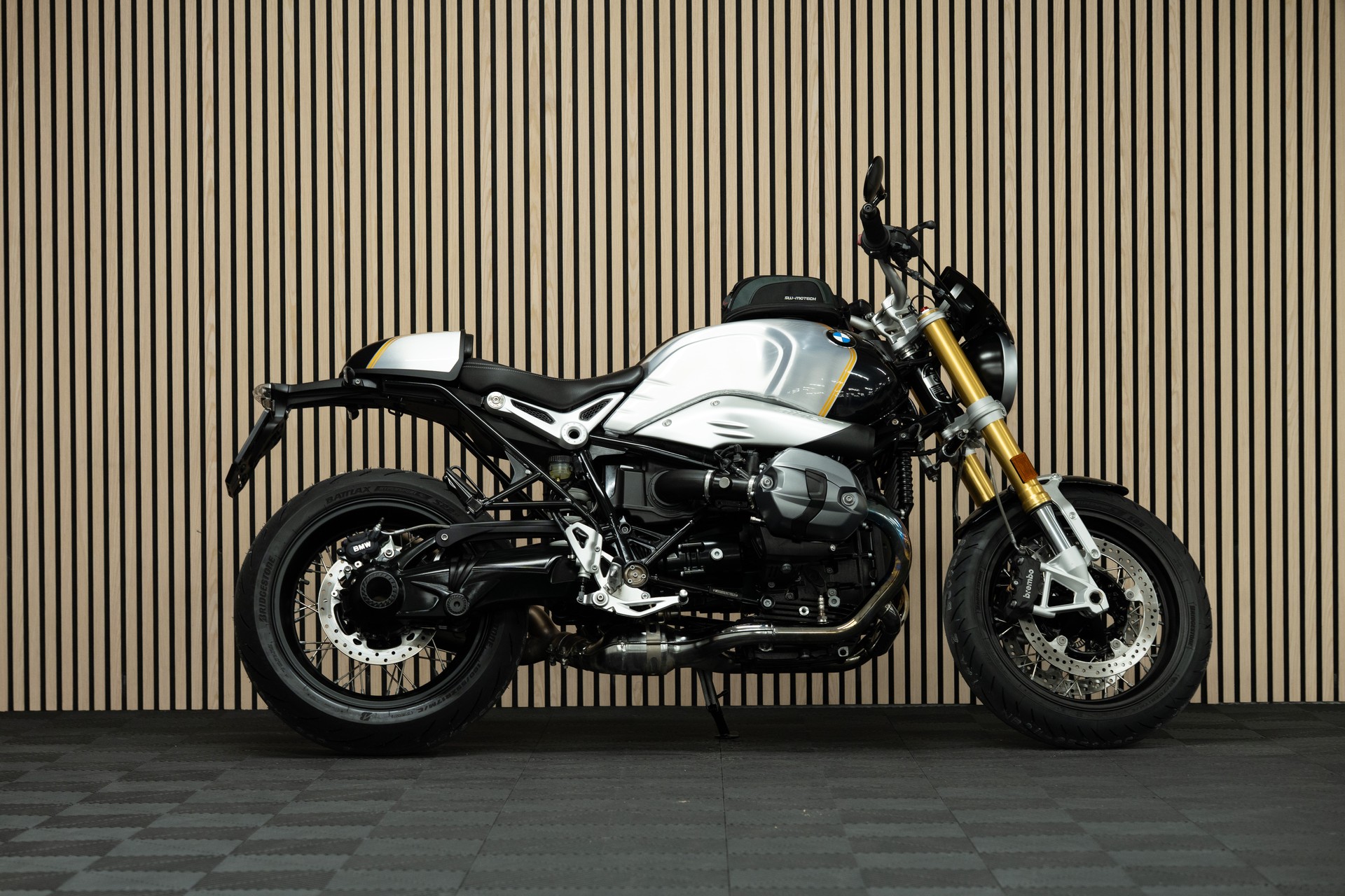 BMW R nineT