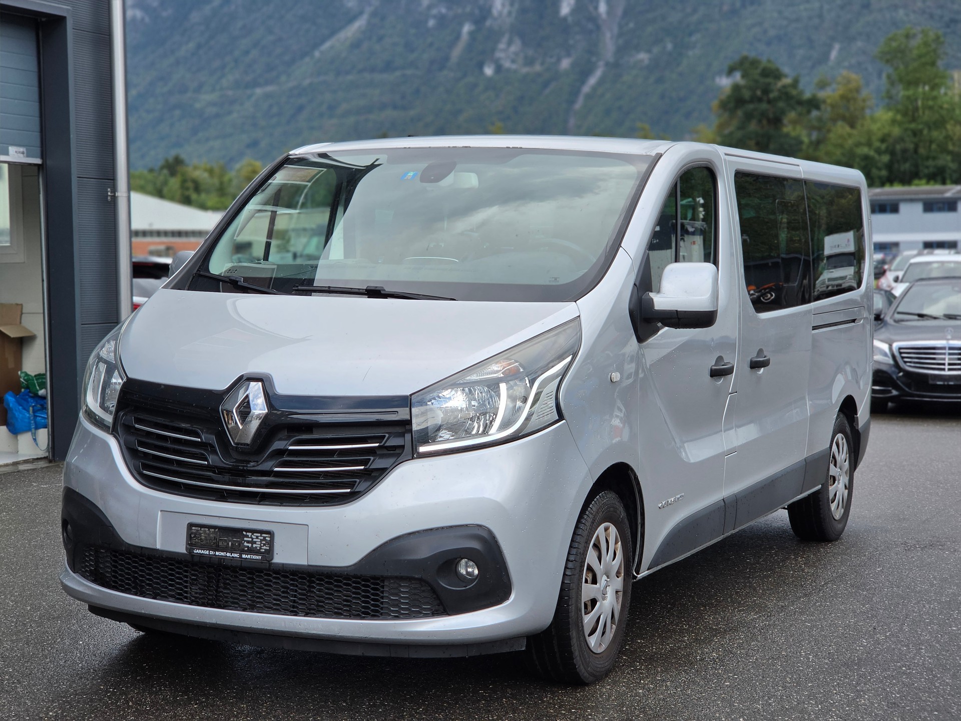 RENAULT Trafic ENERGY dCi 145 Grand Passenger Dynamique-image-2