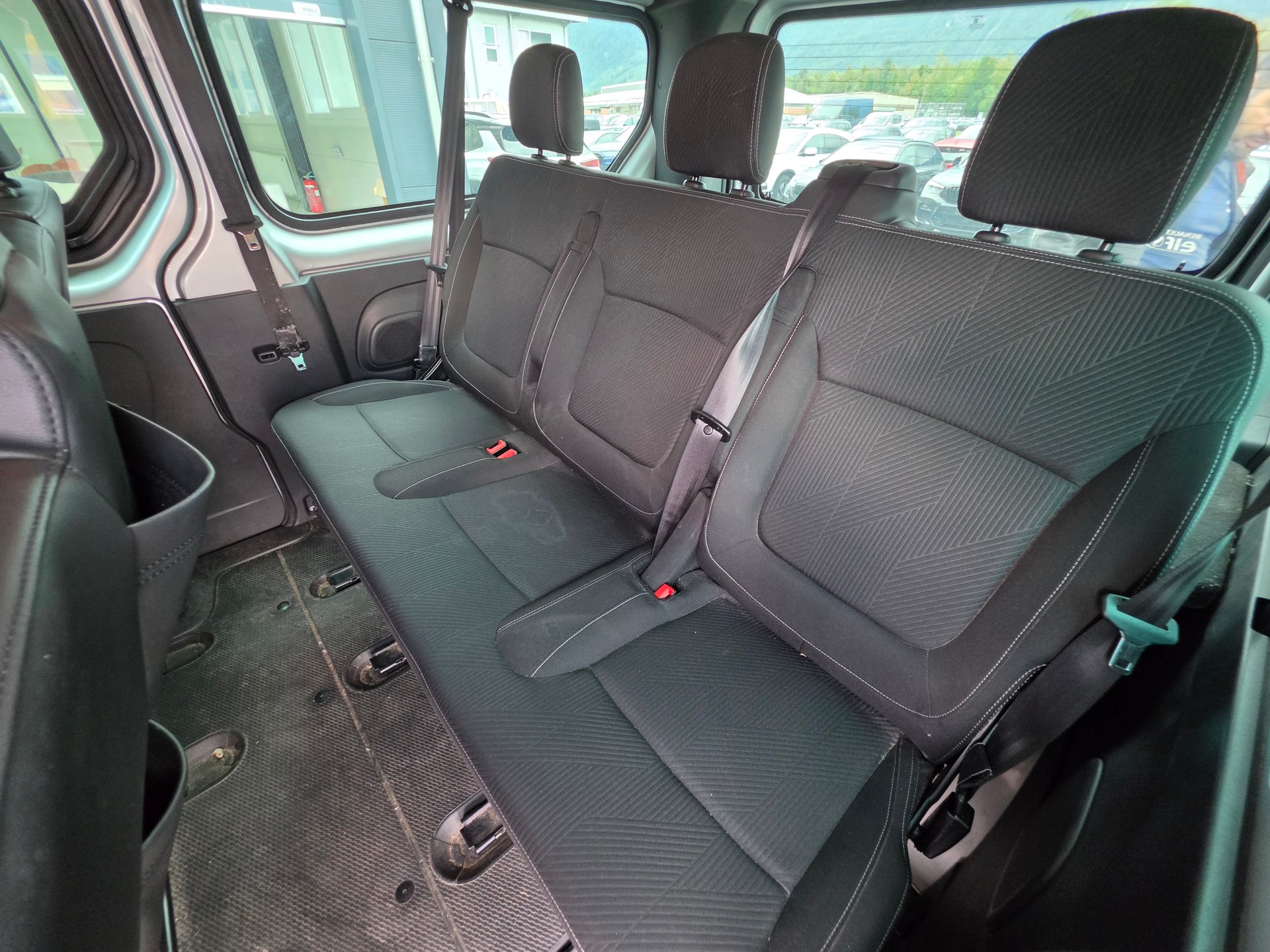 RENAULT Trafic ENERGY dCi 145 Grand Passenger Dynamique-image-7
