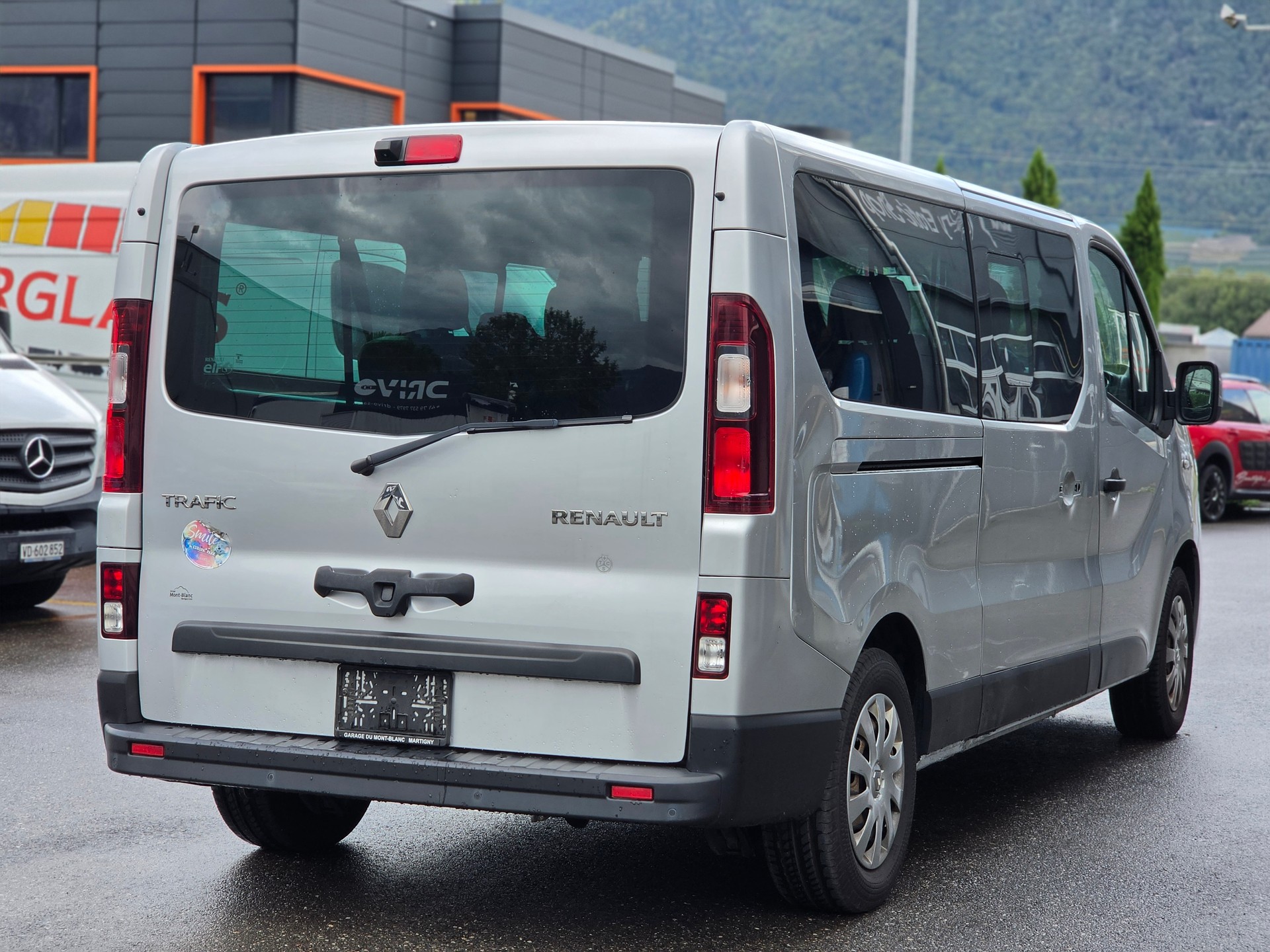 RENAULT Trafic ENERGY dCi 145 Grand Passenger Dynamique-image-5