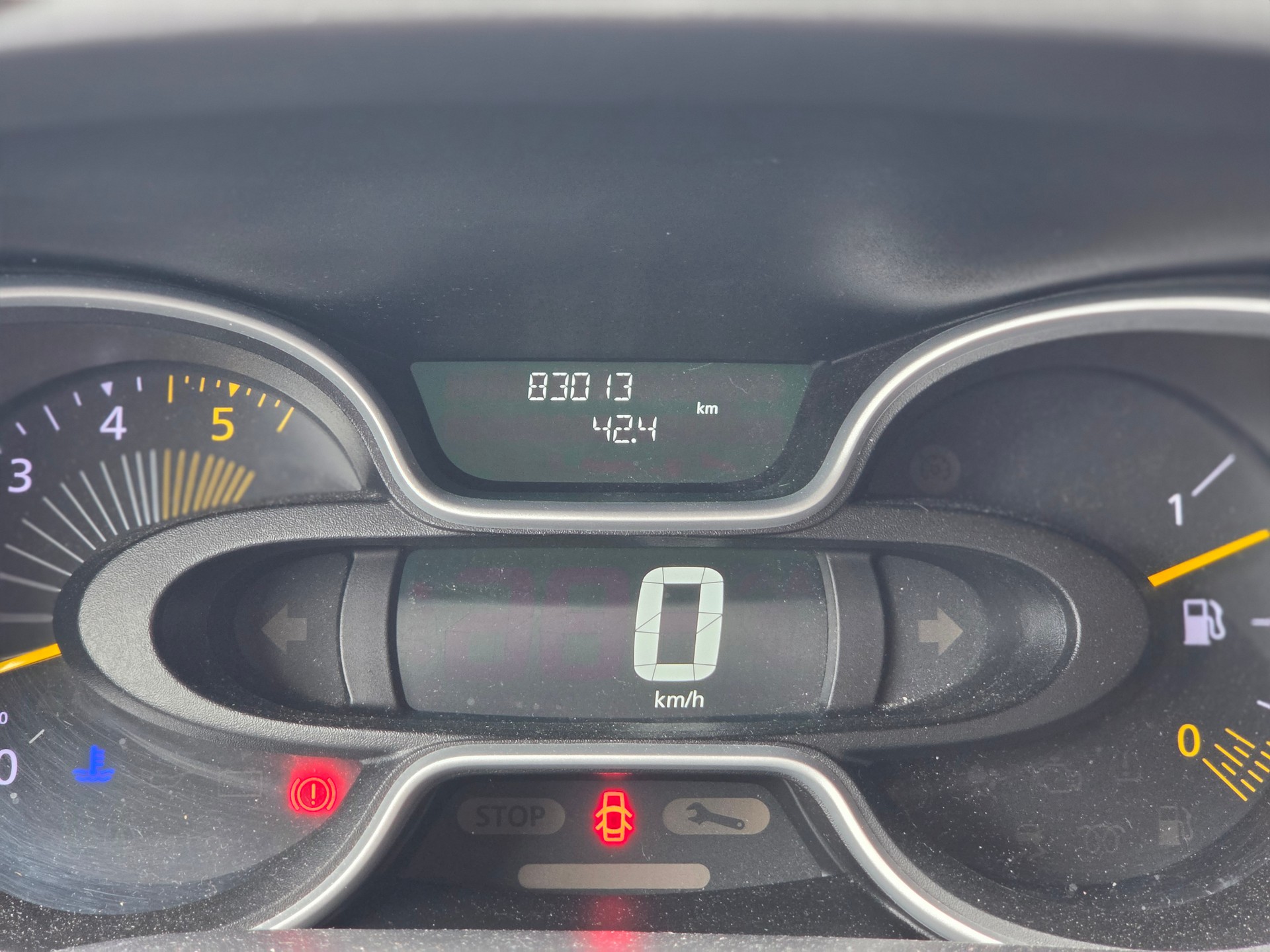 RENAULT Trafic ENERGY dCi 145 Grand Passenger Dynamique-image-11