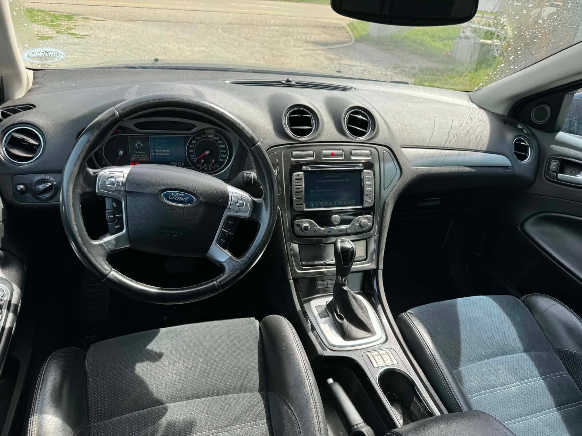 FORD Mondeo 2.0 TDCi 16V Carving Automatic-image-3