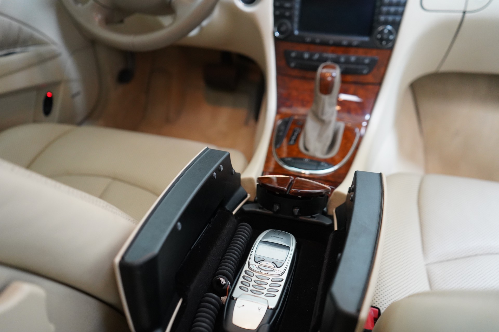 MERCEDES-BENZ E 500 Elégance 4Matic Automatic-image-10