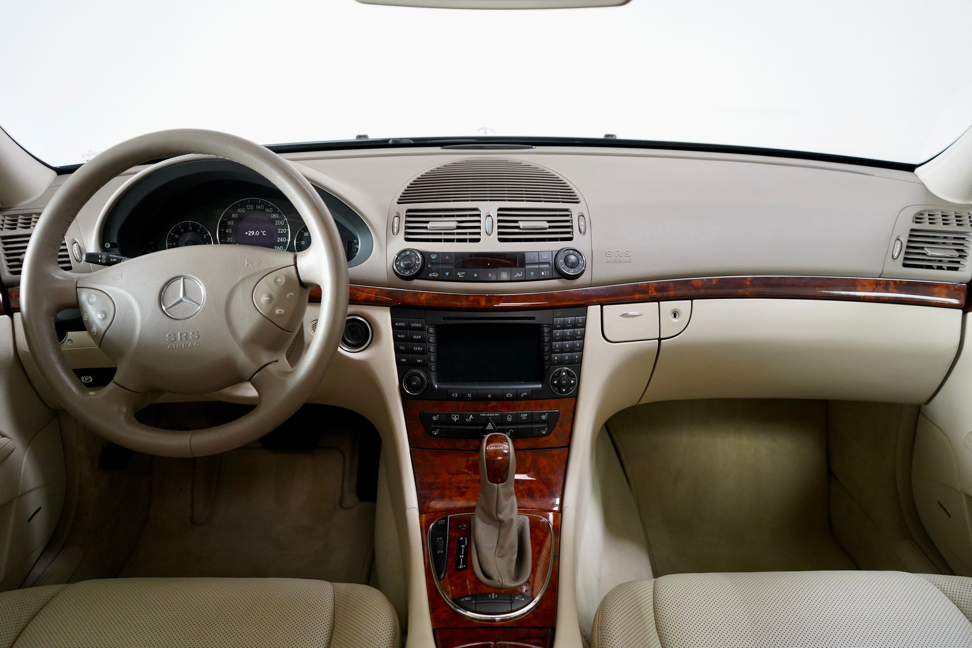 MERCEDES-BENZ E 500 Elégance 4Matic Automatic-image-7