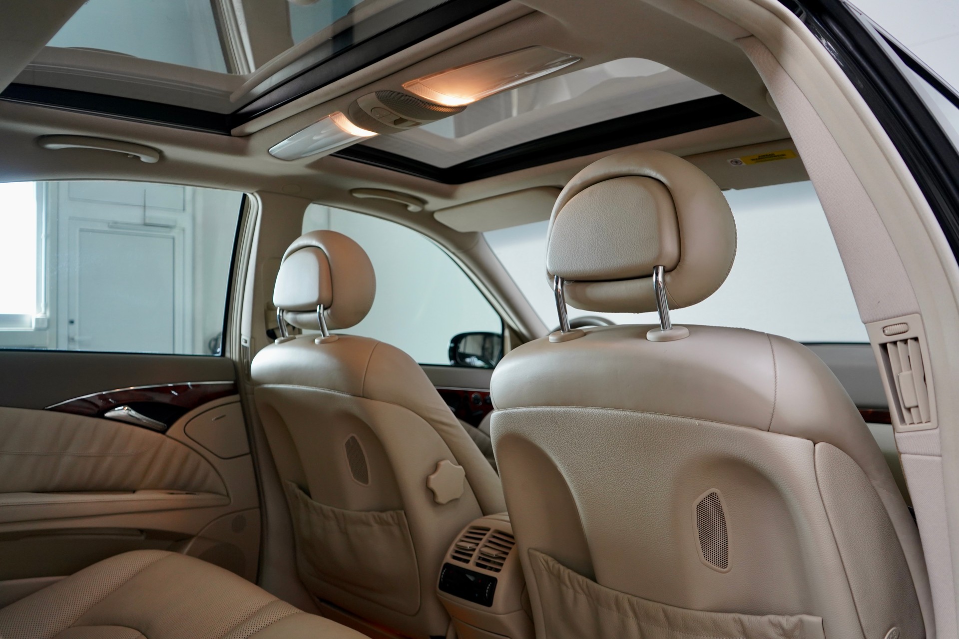 MERCEDES-BENZ E 500 Elégance 4Matic Automatic-image-11