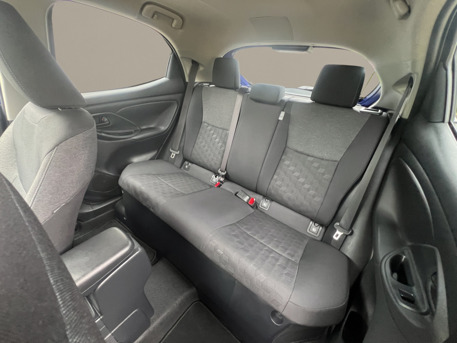 TOYOTA Yaris 1.5 VVT-i HSD Trend-image-22