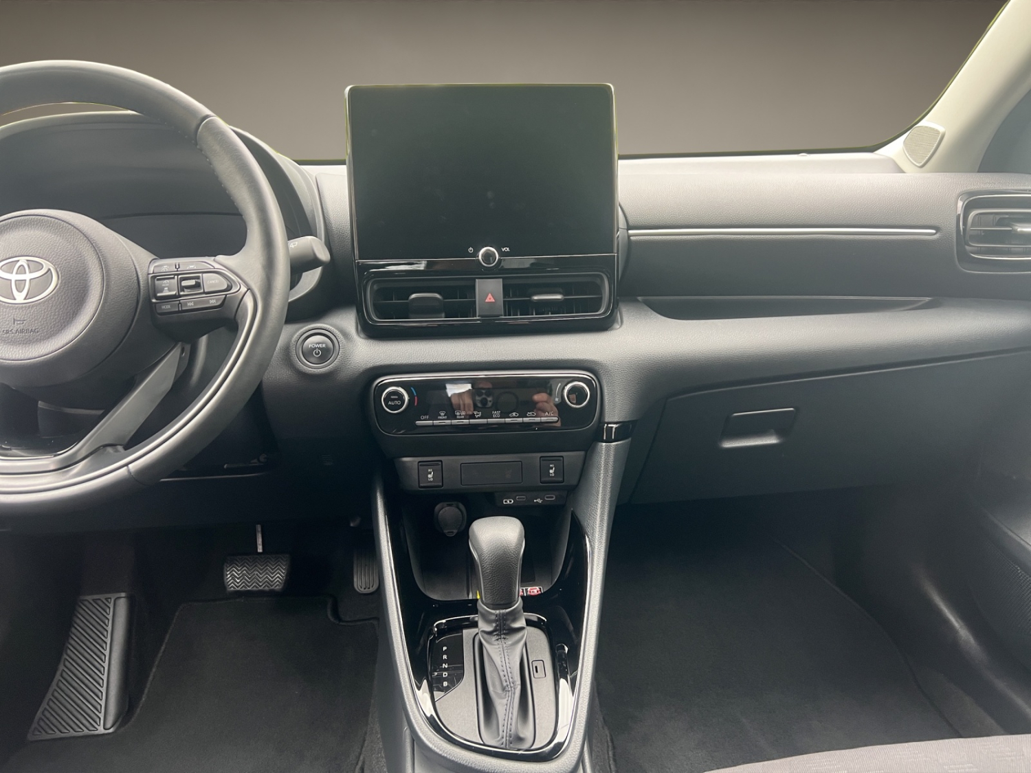 TOYOTA Yaris 1.5 VVT-i HSD Trend-image-12