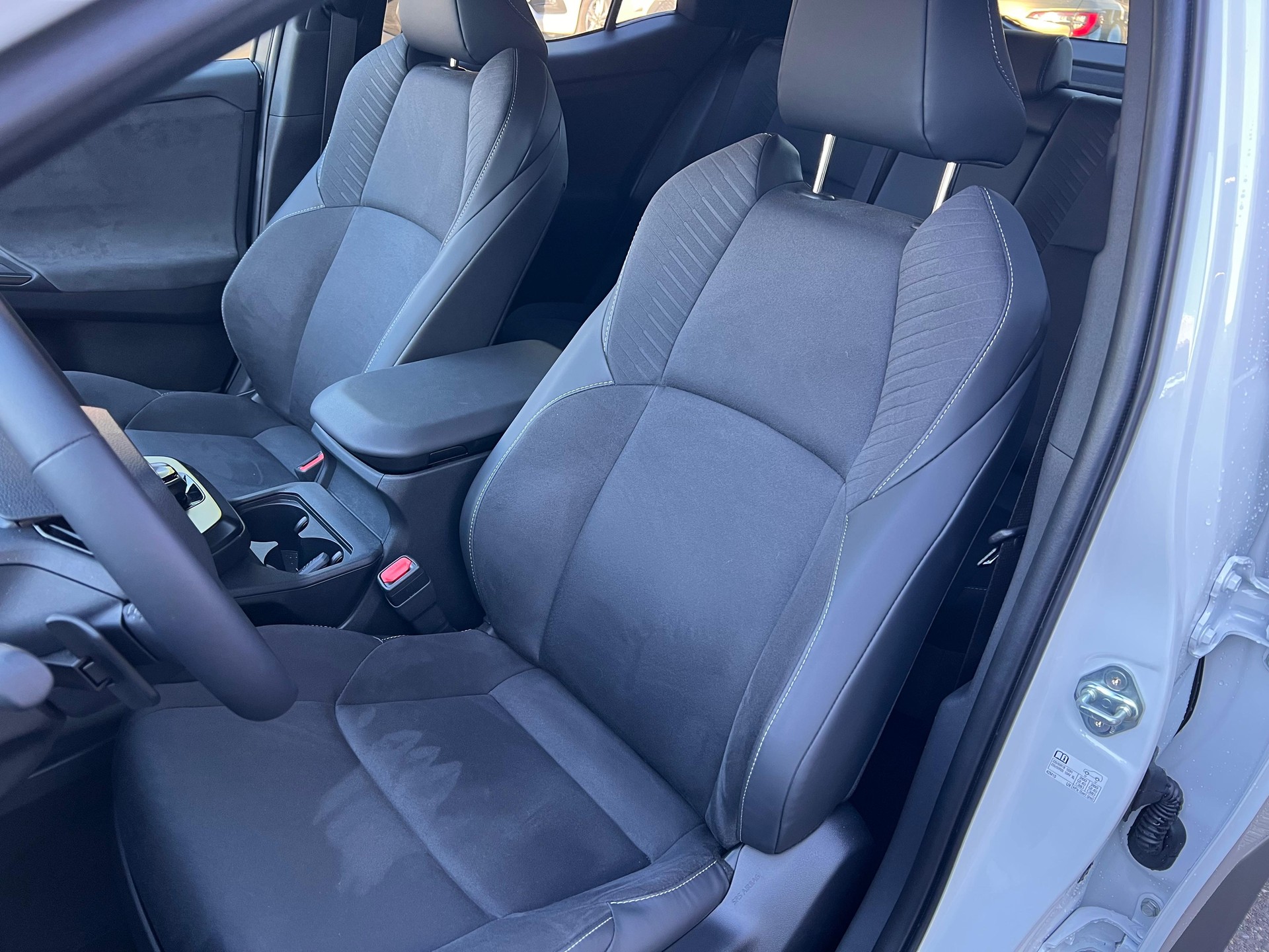 TOYOTA C-HR+ Premium AWD-image-9
