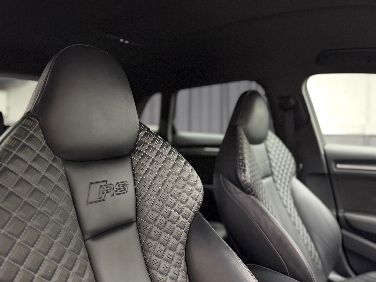 AUDI RS3 Sportback 2.5 TSI quattro | CH-Auto | Ohne OPF | Maxton-Design | Rückfahrkamera | Bang & Olufsen | ACC Tempomat-image-21