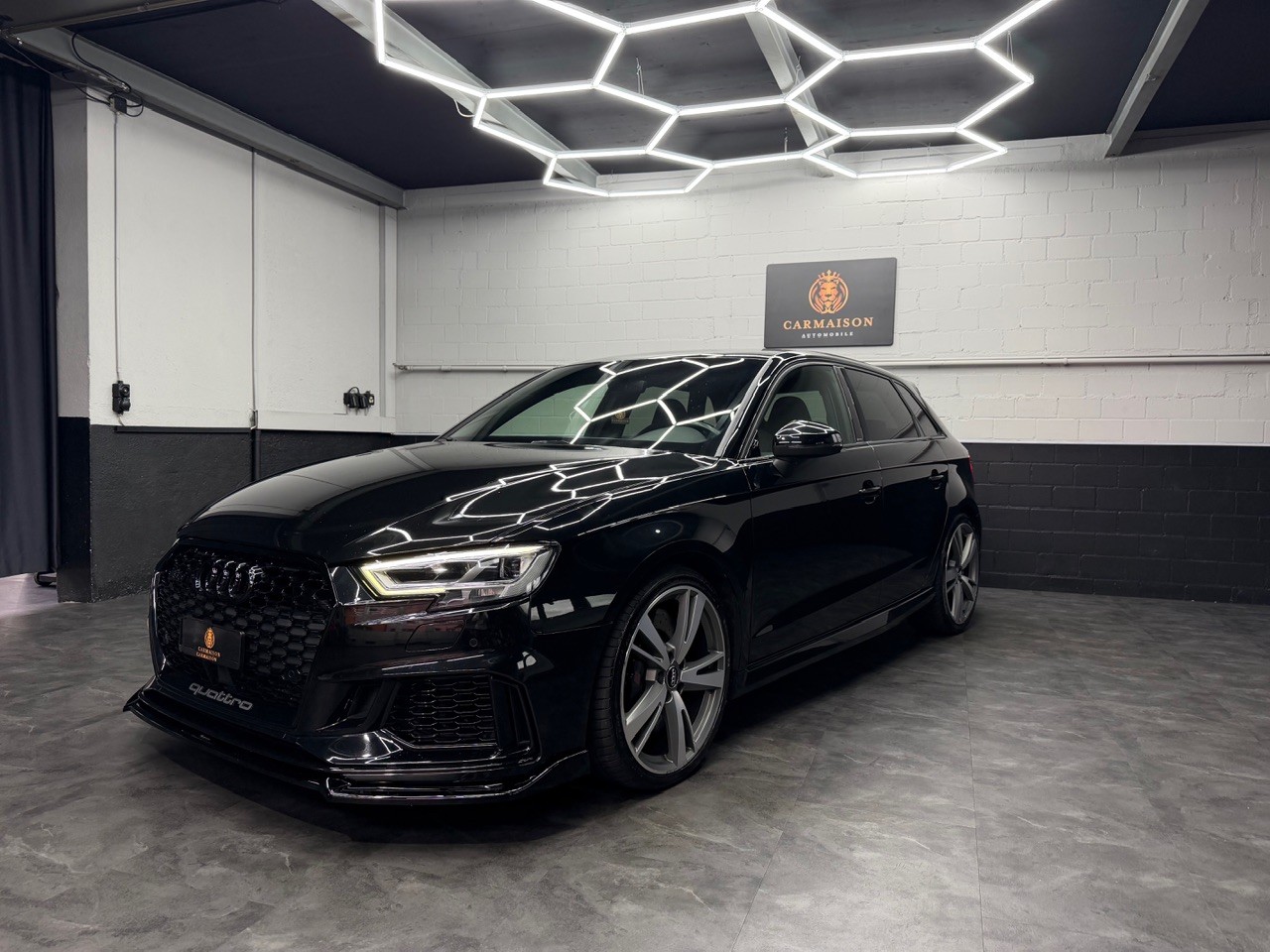 AUDI RS3 Sportback 2.5 TSI quattro | CH-Auto | Ohne OPF | Maxton-Design | Rückfahrkamera | Bang & Olufsen | ACC Tempomat-image-2