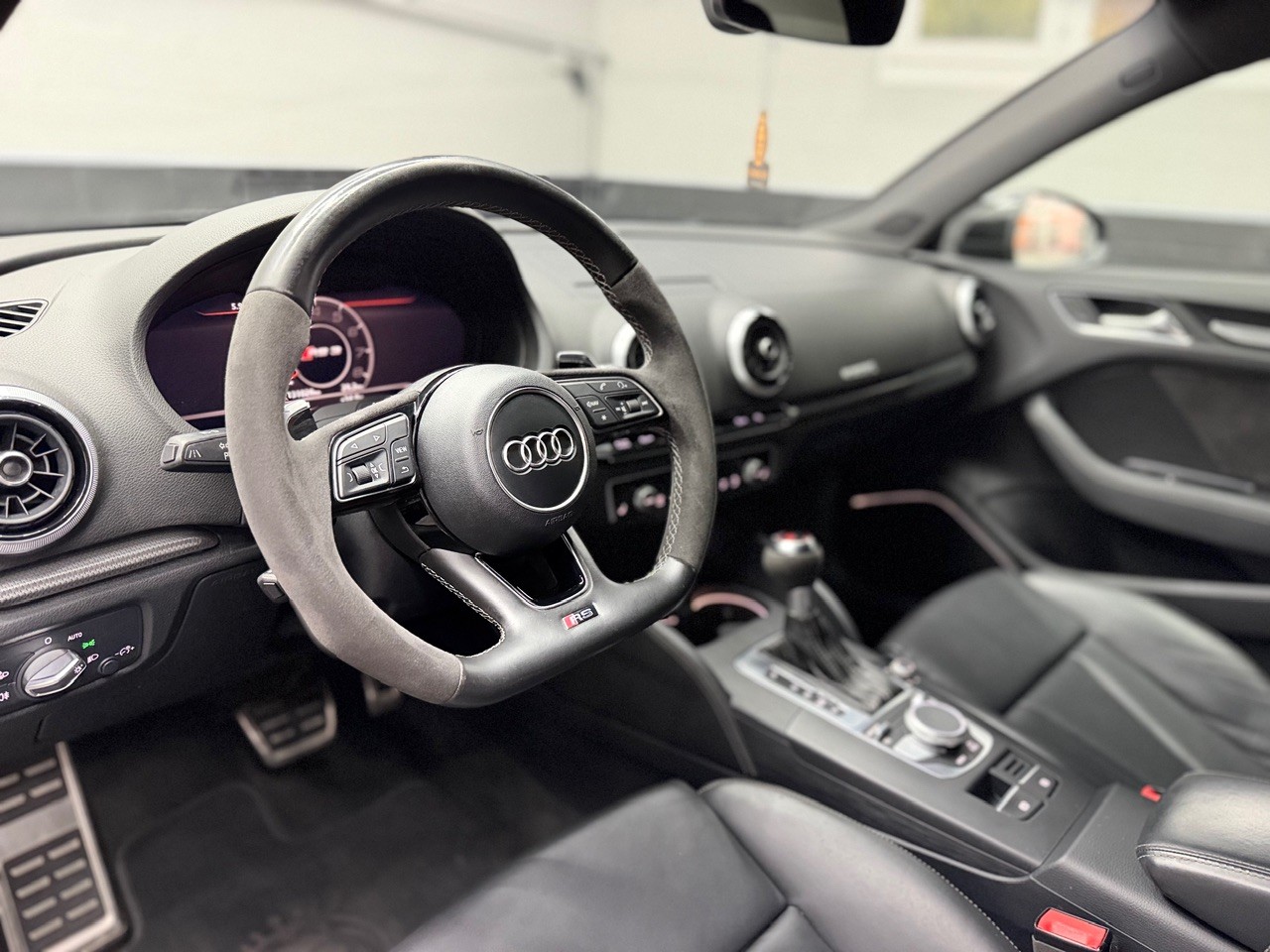 AUDI RS3 Sportback 2.5 TSI quattro | CH-Auto | Ohne OPF | Maxton-Design | Rückfahrkamera | Bang & Olufsen | ACC Tempomat-image-13
