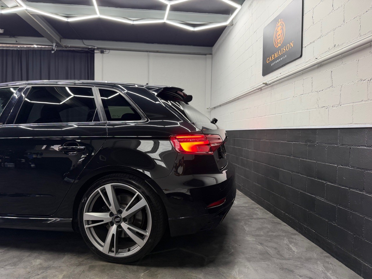 AUDI RS3 Sportback 2.5 TSI quattro | CH-Auto | Ohne OPF | Maxton-Design | Rückfahrkamera | Bang & Olufsen | ACC Tempomat-image-3