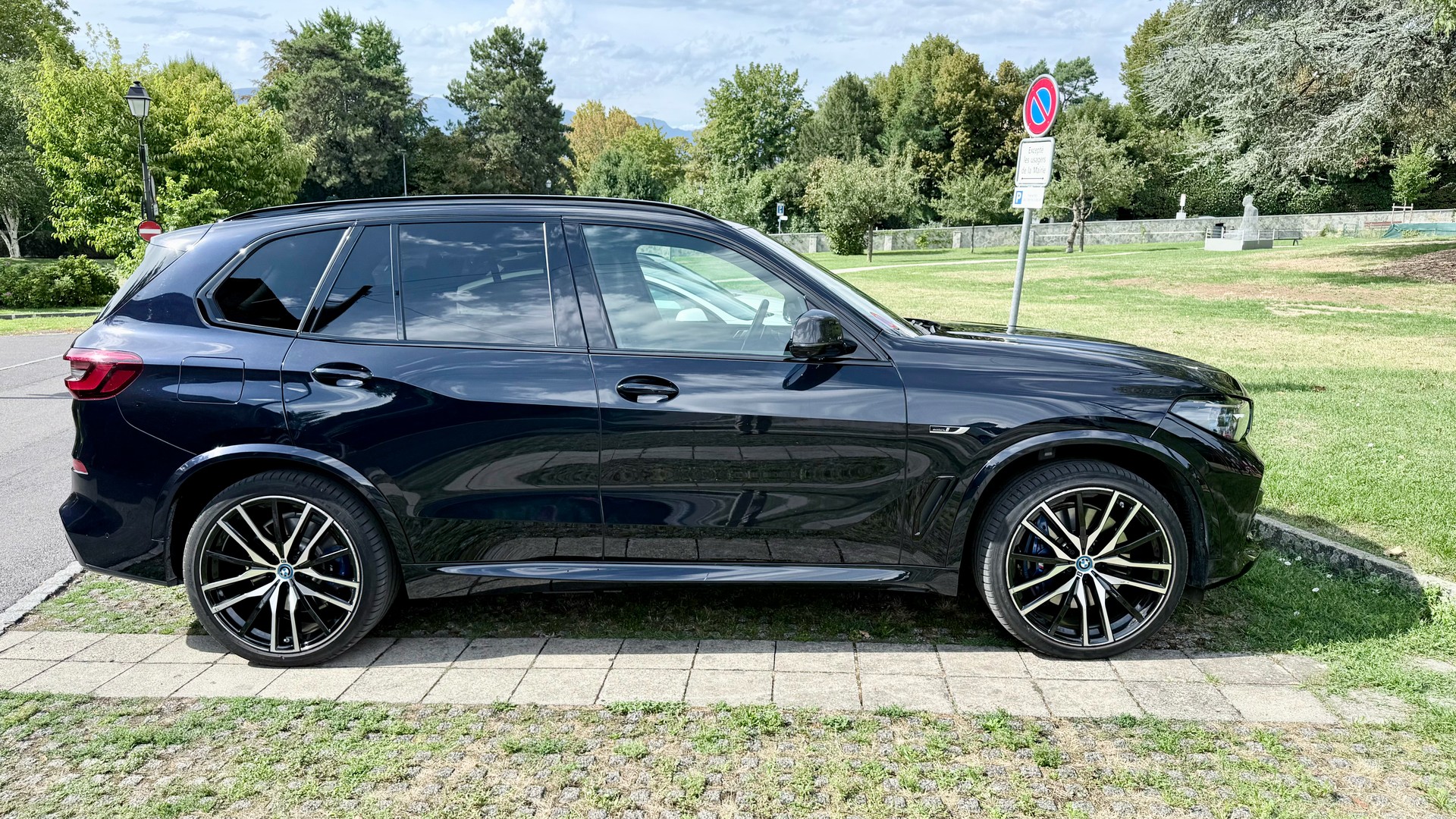 BMW 45e xDrive-image-1