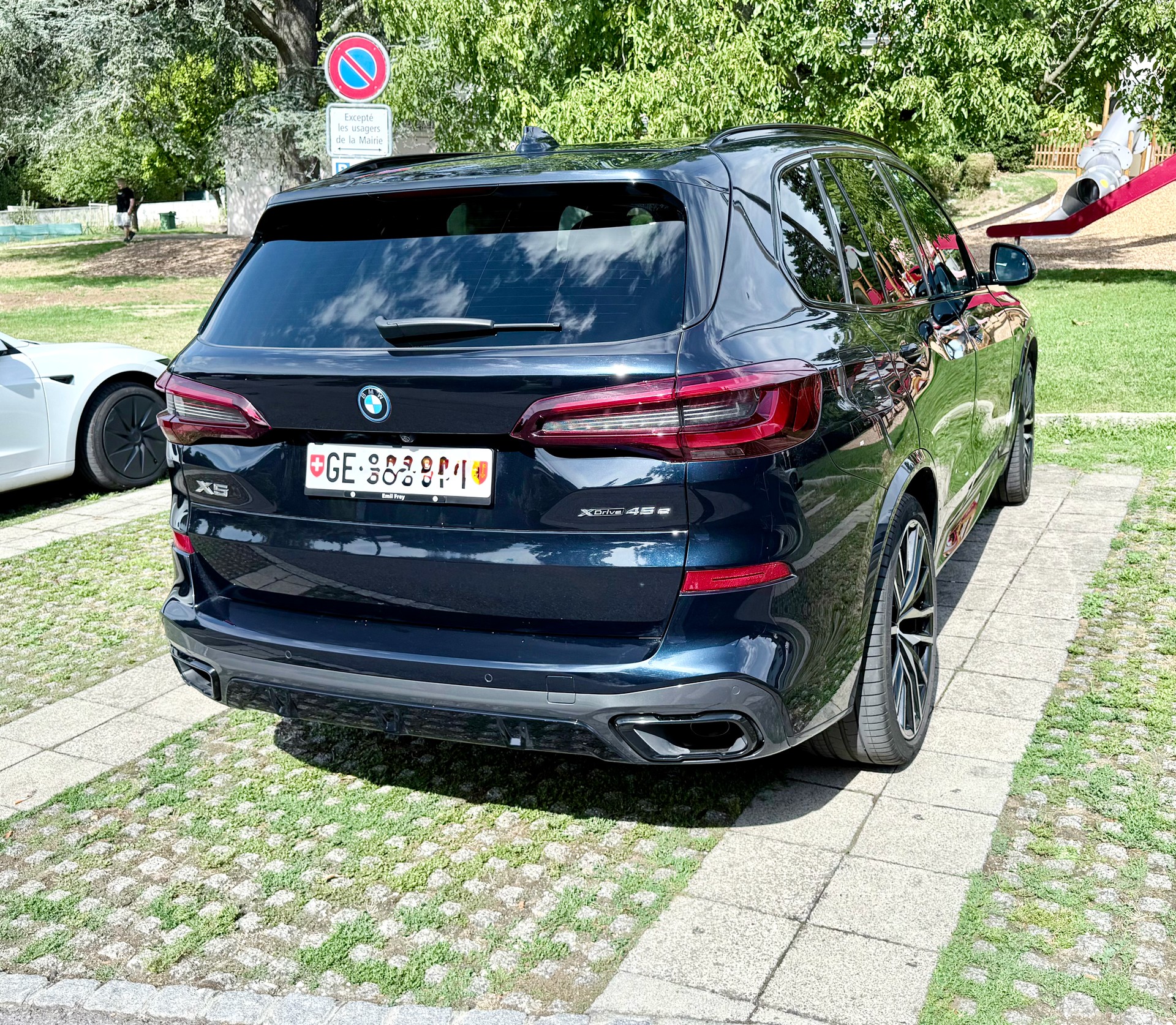 BMW 45e xDrive-image-2