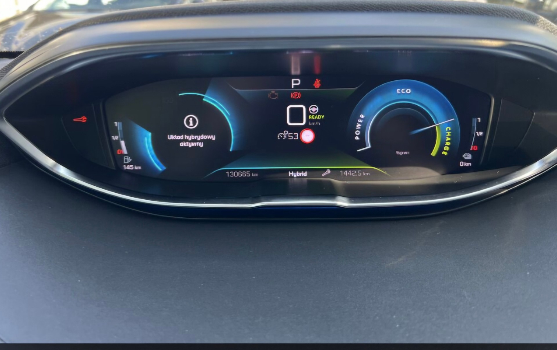 PEUGEOT 3008 300e Hybrid4 GT Pack EAT8-image-9