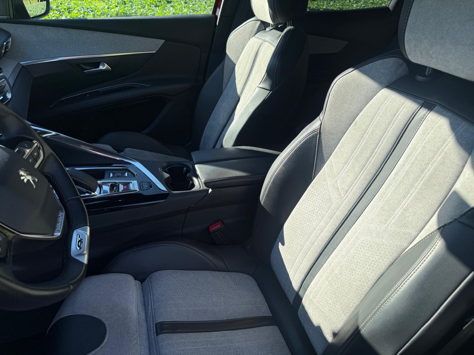 PEUGEOT 3008 300e Hybrid4 GT Pack EAT8-image-10