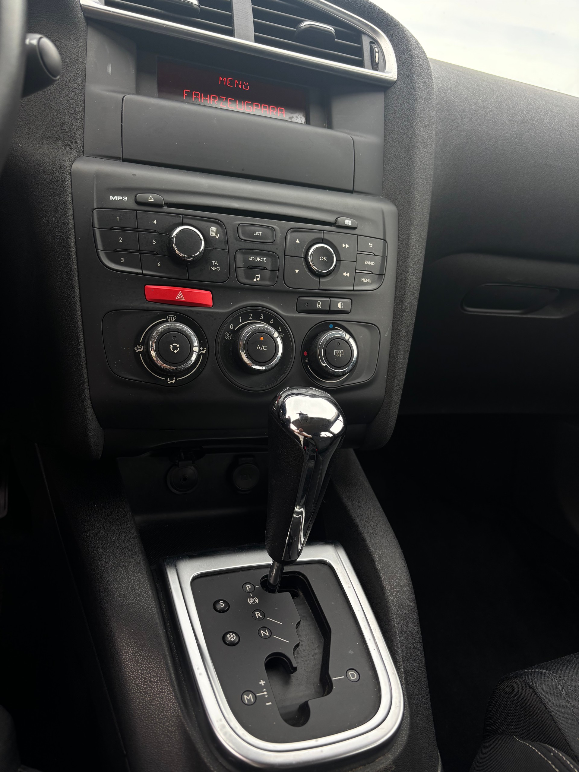 CITROEN C4 Berline 1.6 VTi Séduction BVA4-image-7