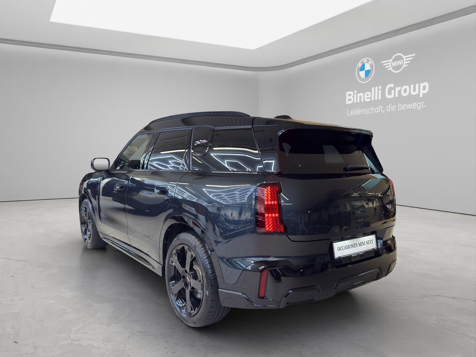 MINI Countryman John Cooper Works ALL4-image-2
