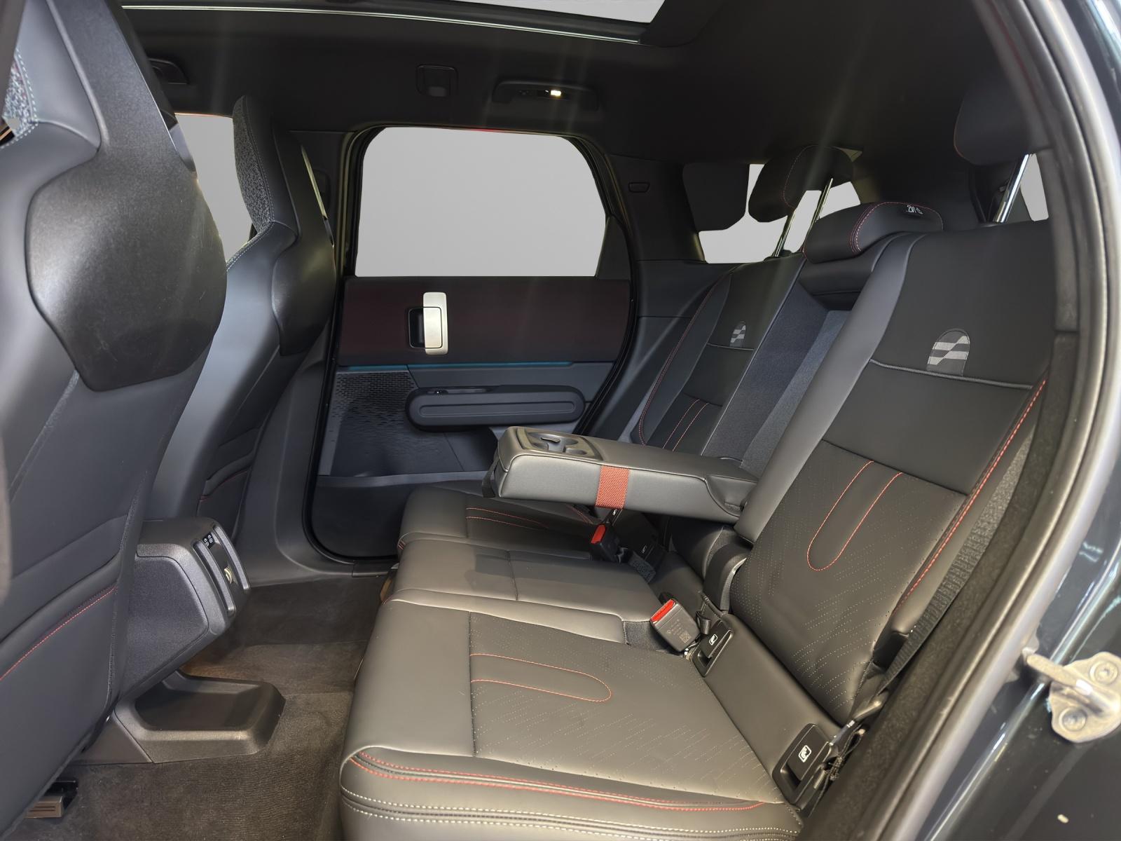 MINI Countryman John Cooper Works ALL4-image-19