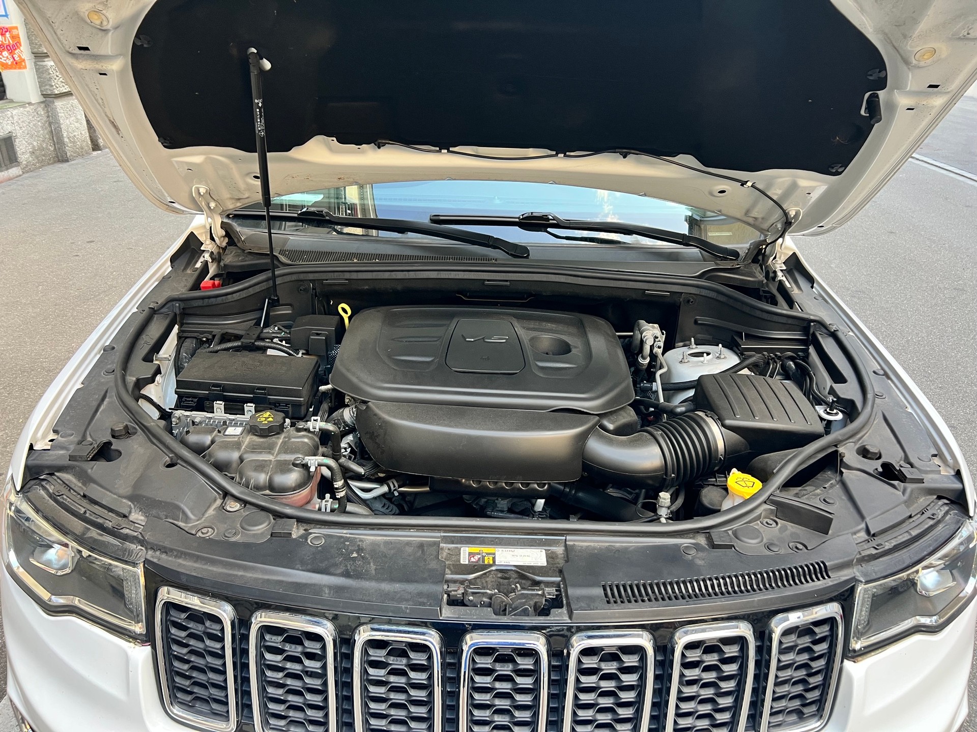 JEEP Laredo (US Import)-image-3