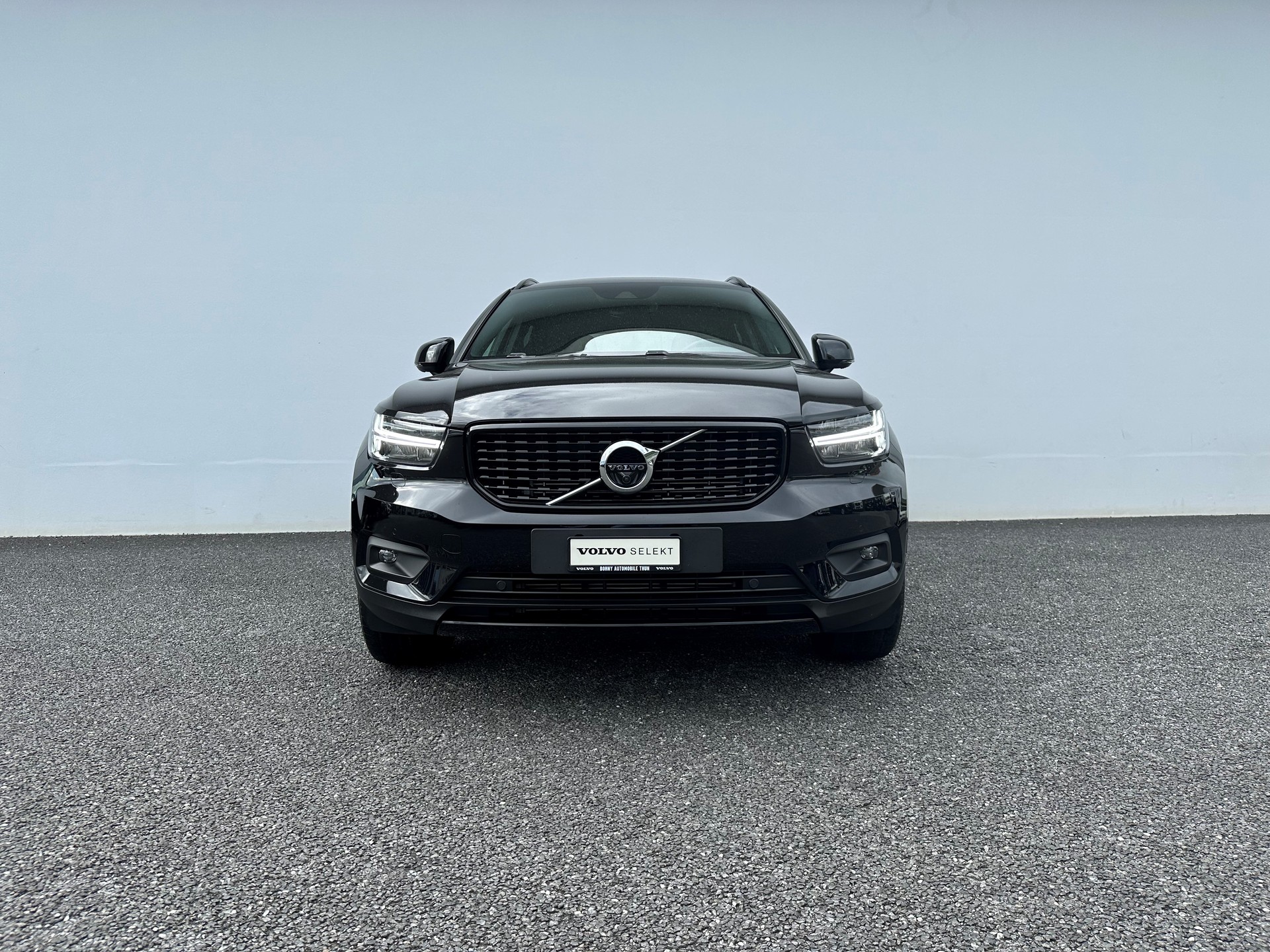VOLVO XC40 1.5 T5 PiH R-Design-image-2