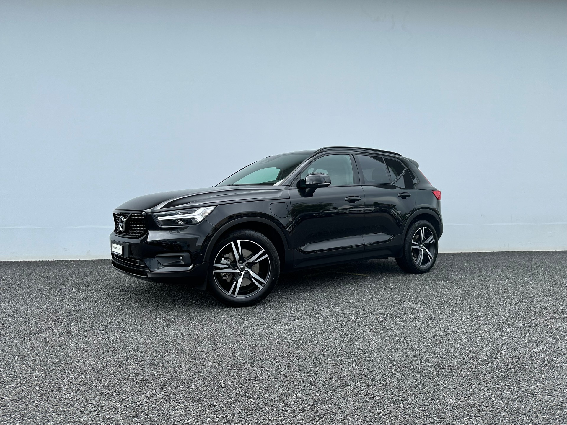 VOLVO XC40 1.5 T5 PiH R-Design-image-0