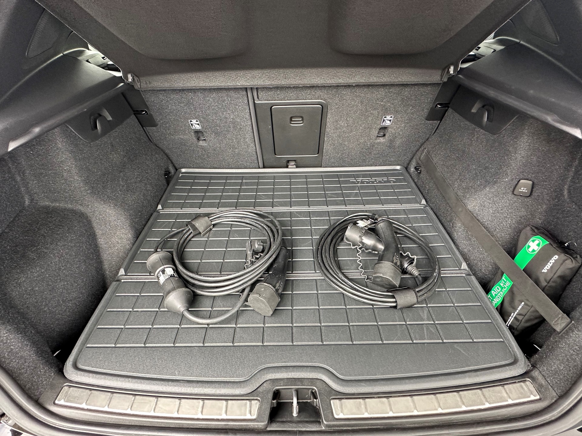 VOLVO XC40 1.5 T5 PiH R-Design-image-15
